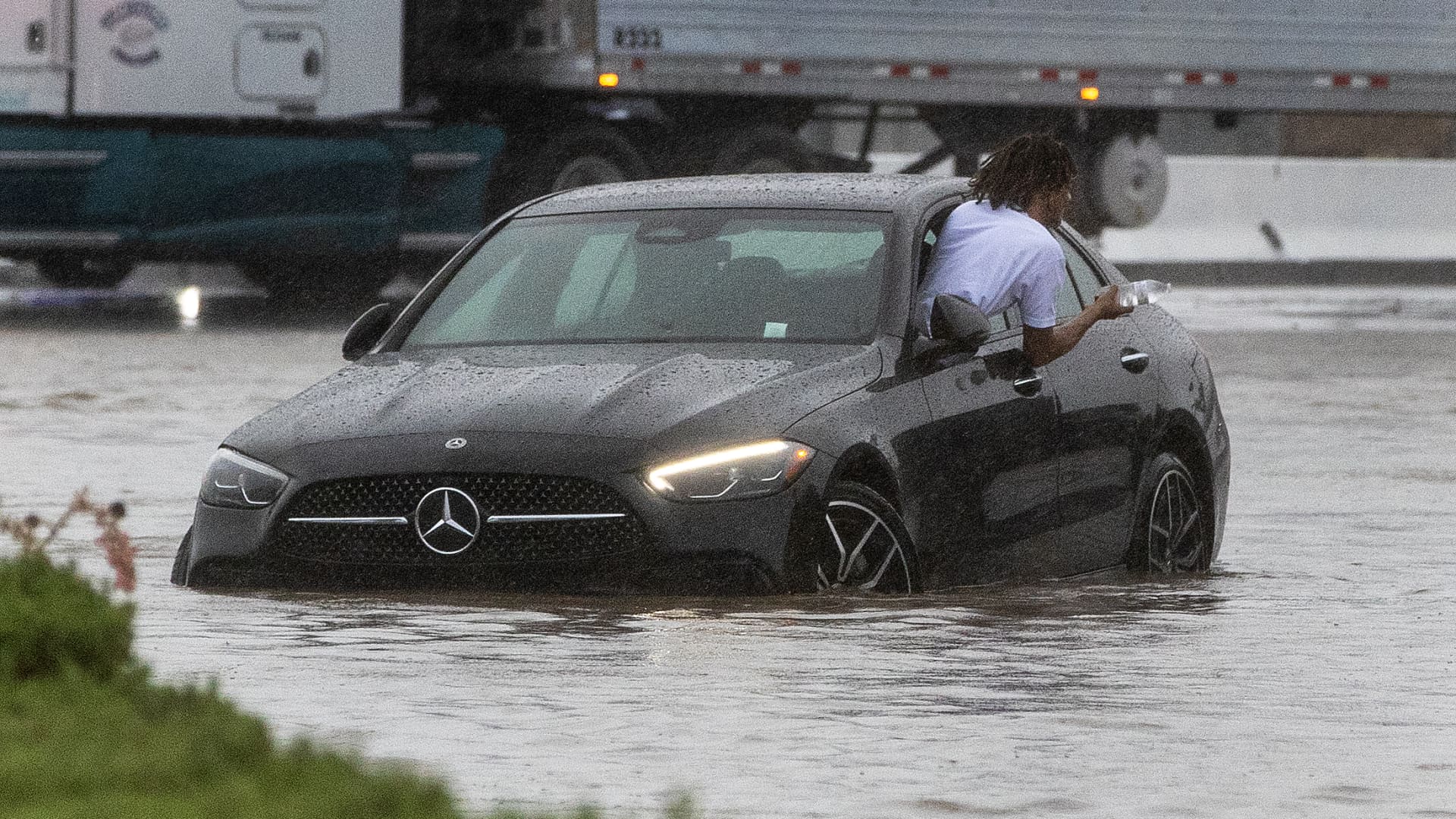 107289489 1692630450842 Gettyimages 1613776452 1337628 La Me Tropical Storm Hilary 21 Gmf.jpeg