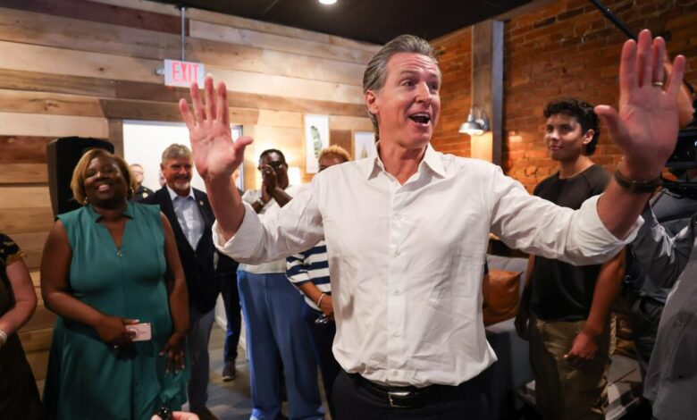 1513262 0708 pol newsom south carolina sw 009.jpg