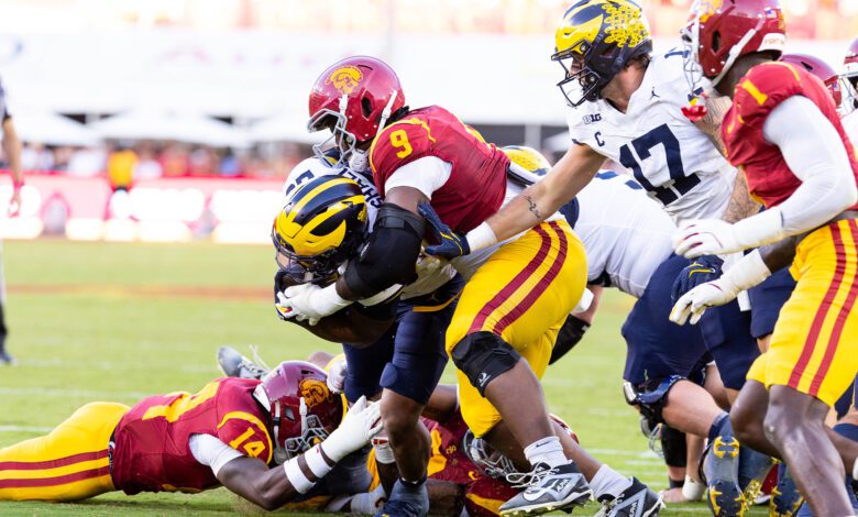 USC Mauls Michigan